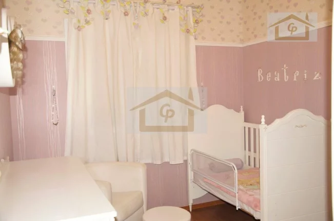 Imagem 3 quartos sendo um suíte, 2 vagas Próximo ao Colégio Internacional e Colégio Português!