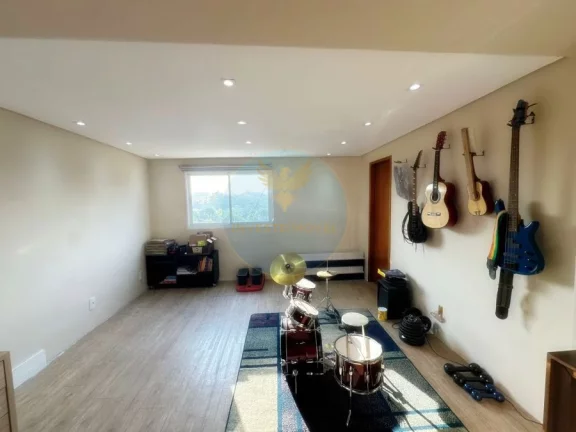 Imagem Casa triplex com quintal e suíte master  Granja Viana