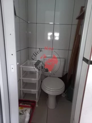Imagem Cobertura em Prédio Sem, 2 dorms com móveis planejados, sacada, quintal com churras , 2 vagas, Bairro Vila Camilópolis, Santo André