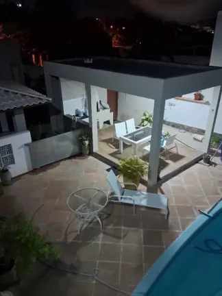 Imagem Casa com 4 quartos, 300m2, para locação em Lauro de Freitas, Centro