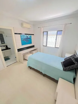 Imagem Casa com 2 dormitórios sendo 2 suítes e 3 vagas de garagem em Balneário Camboriú/SC