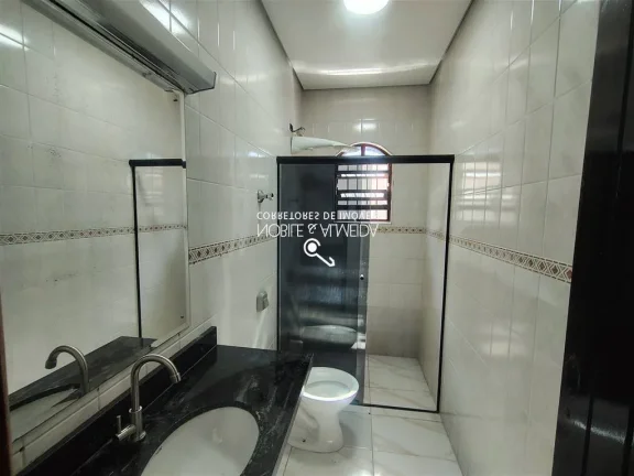 Imagem Casa Geminada com 2 vagas de garagem e piscina.