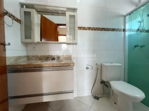 Imagem Ótima casa sobrado à venda no Condomínio Canterville, localizada logo na entrada de Valinhos pela...