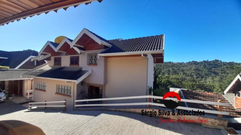 Imagem Casa a Venda na Nova Suíça em Campos do Jordão - SP.