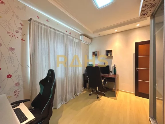 Imagem Ótima casa averbada localizada no bairro Floresta em Joinville, próximo a rua Farroupilha. Conta c...