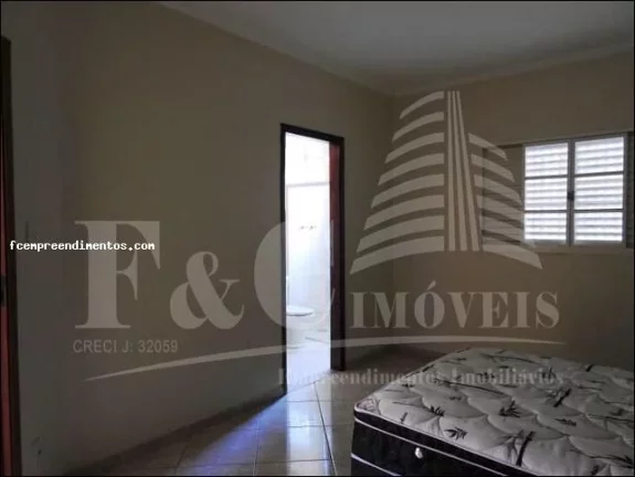 Imagem Casa para Venda em Araras, Jardim da Colina, 3 dormitórios, 1 suíte, 1 banheiro, 1 vaga