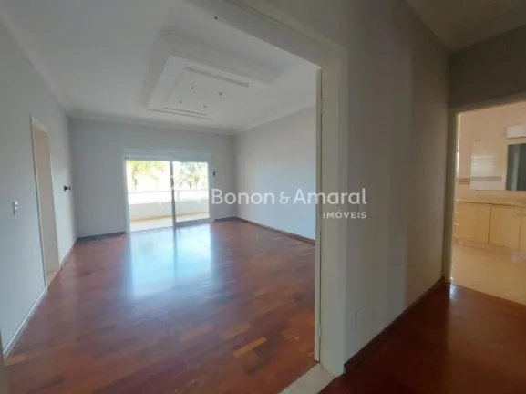 Imagem Casa incrível à venda em um condomínio de alto padrão em Valinhos, com localização privilegiad...
