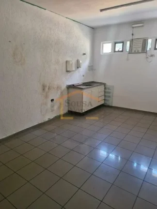 Imagem Sobrado Comercial, 2 pavimentos, o primeiro oferece logo na entrada, recepção e banheiro com acess...