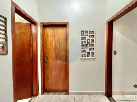 Imagem Casa em Condomínio a Venda no bairro Granja Viana - Carapicuíba, SP