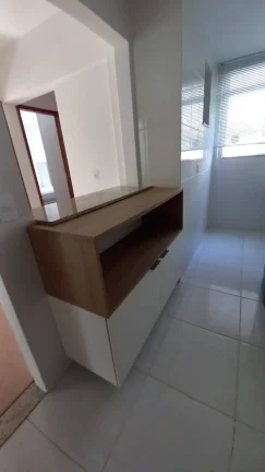 Imagem Vendo este lindo apto de 2 quartos, vaga de garagem, sacada. Nova Friburgo.