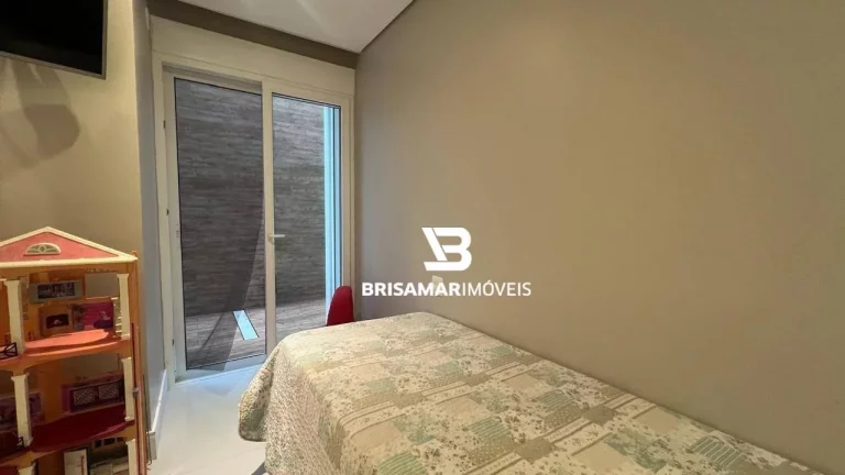Imagem PRAIA DO GUAIÚBA - CASA CINEMATOGRÁFICA , 04 SUÍTES E 04 VAGAS DE GARAGEM.