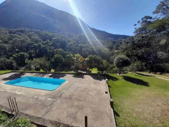 Imagem Casa em Condomínio para Venda em Teresópolis / RJ no bairro Três Córregos