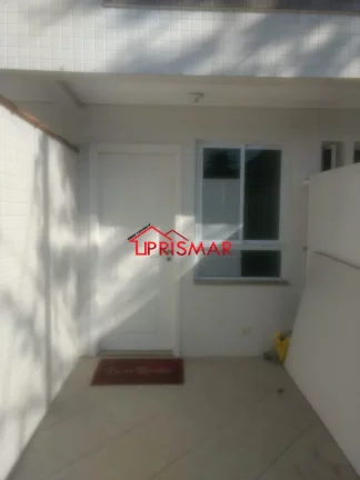 Imagem Sobreposta térrea semi nova 2 dormitórios 1 vaga Aparecida