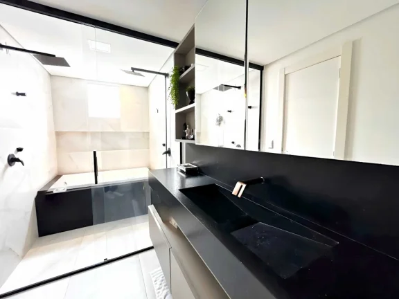 Imagem Apartamento vista mar com 3 suítes sendo 1 master e 3 vagas de garagem em Balneário Camboriú/SC