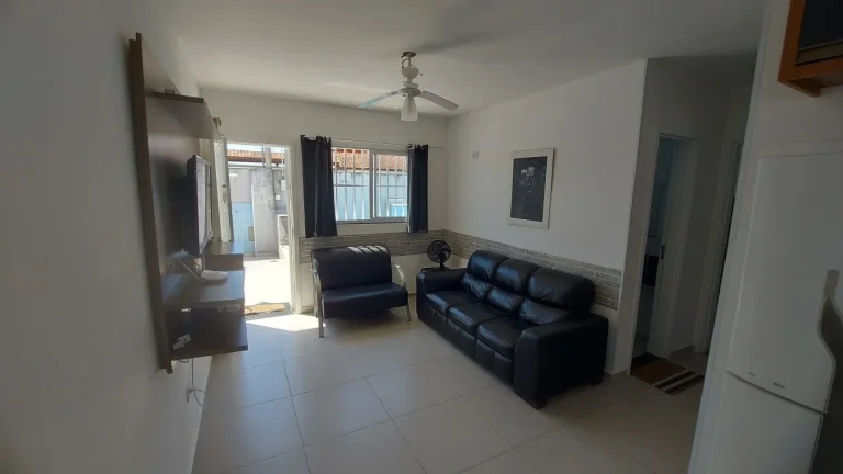 Imagem Casa para Venda em Itanhaém, Cibratel II, 2 dormitórios, 1 suíte, 2 banheiros, 2 vagas