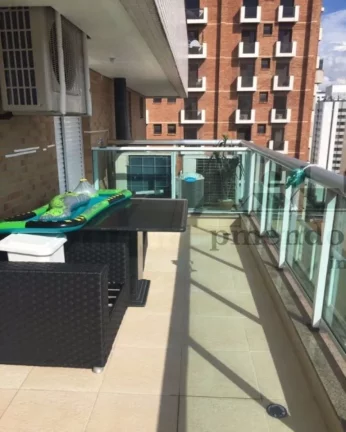 Imagem Cobertura duplex, totalmente reformada, living para 02 ambientes, piso em porcelanato, lavabo, 04 su...