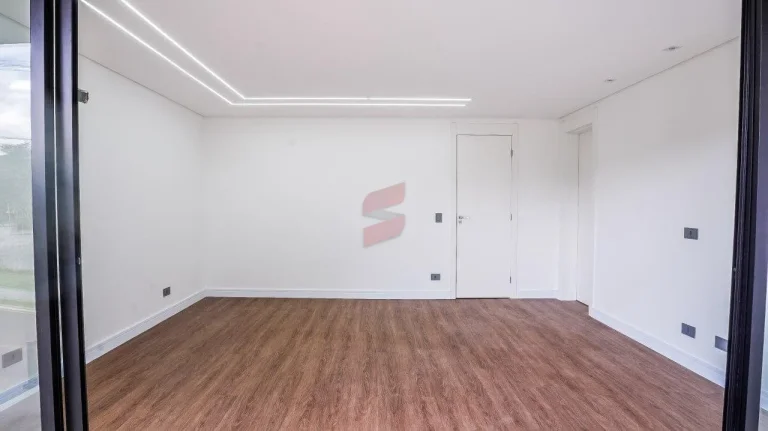Imagem CASA com 4 dormitórios à venda com 190m² por R$ 1.199.000,00 no bairro Santa Cândida - CURITIBA / PR