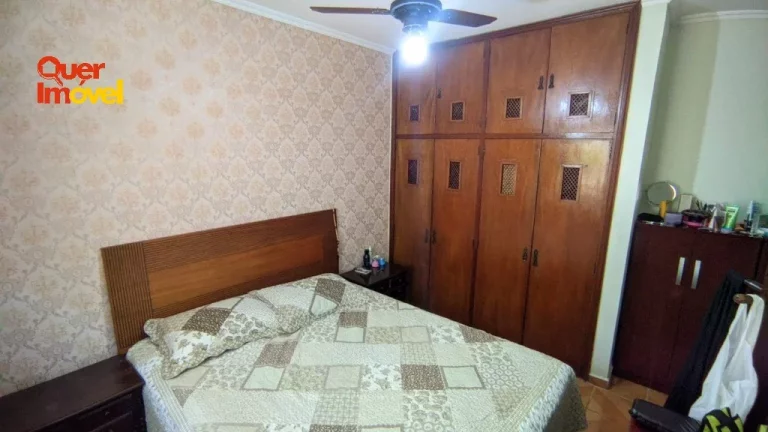 Imagem Casa no Jardim Independência: 4 quartos, 2 suítes, 3 salas, 2 vagas, 215m². Imperdível em Ribeirão Preto-SP! Acesse Quer Imóvel Negócios Imobiliários.
