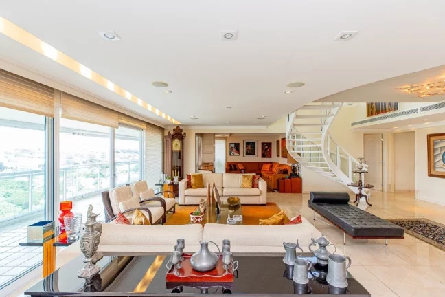 Imagem Luxuosa Cobertura Duplex à Venda em São Paulo - Pacaembu: 3 Quartos, 3 Suítes, 3 Salas, 6 Banheiros, 6 Vagas de Garagem, 1.175m² de Área - Um Espetáculo de Residência!