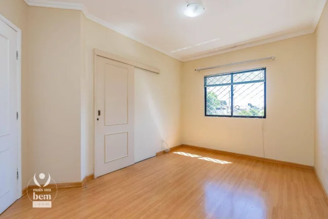 Imagem Sobrado de ESQUINA com ÁREA GOURMET com 3 quartos, 1 Suíte, 1 Demi-Suite, Área Gourmet à venda, 220 m² por R$ 899.900 - Portão - Curitiba/PR