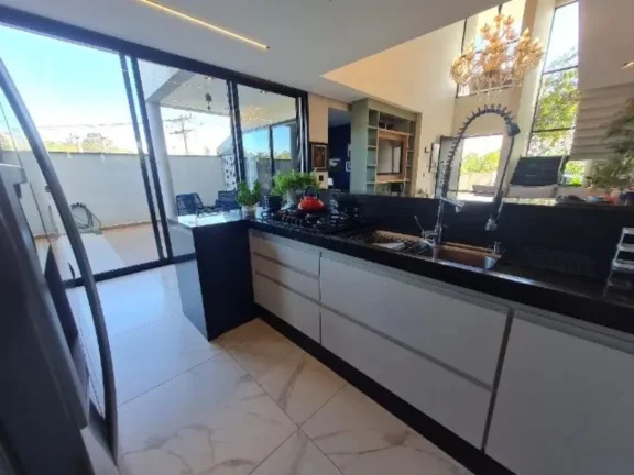 Imagem Espetacular Casa em Condomínio à Venda em Sorocaba-SP, na Vila Haro: 3 quartos, 3 suítes, 3 salas, 4 banheiros, 5 vagas, 226m².
