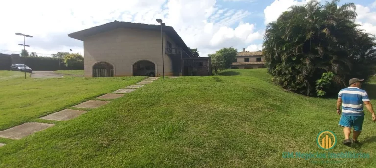 Imagem Área com 35.000m2 região residencial nobre ótima para incorporação