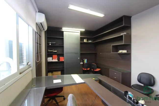 Imagem Alugo conjunto mobiliado, no Bairro Centro Histórico, Porto Alegre/RS - AP2675