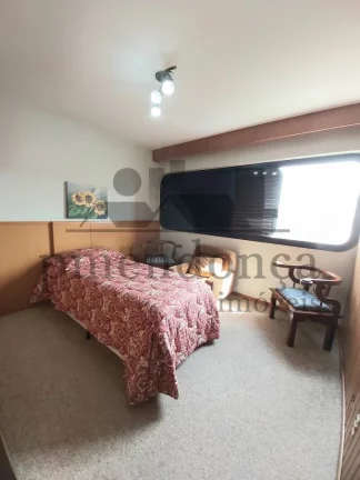 Imagem Apartamento na Rua Monte Alegre com 4 quartos (2 suítes) e 3 vagas, 266m²