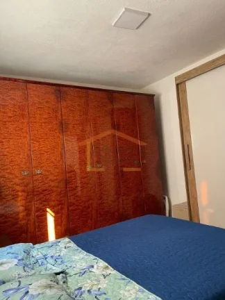 Imagem 1ª casa: 2 quartos, sala, cozinha, banheiro, lavanderia
1 vaga na garagem, 144m².

2ª casa: 2 qua...