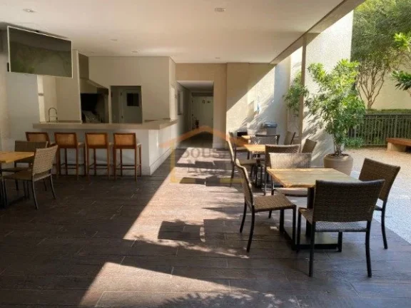 Imagem Apartamento de alto padrão, 297m², porteira fechada, 3 dormitórios, sendo 3 suites, 1 com hidroma...