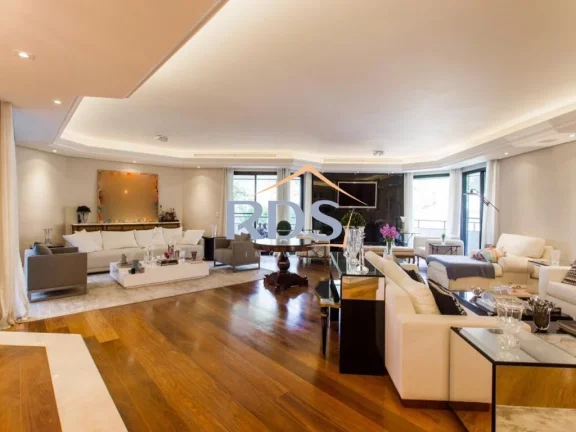 Imagem Vende lindo Apartamento de 640m² em Moema.