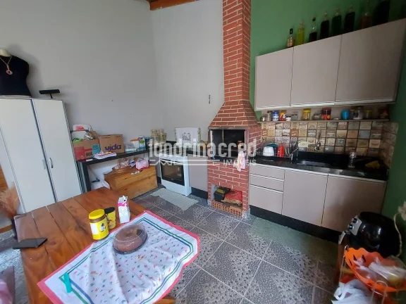 Imagem Casa à Venda na Zona Leste – 2 Quartos, Área Gourmet, Garagem Coberta e Ótima Localização! Perto de Escolas, Mercados e Farmácias. Agende sua Visita!