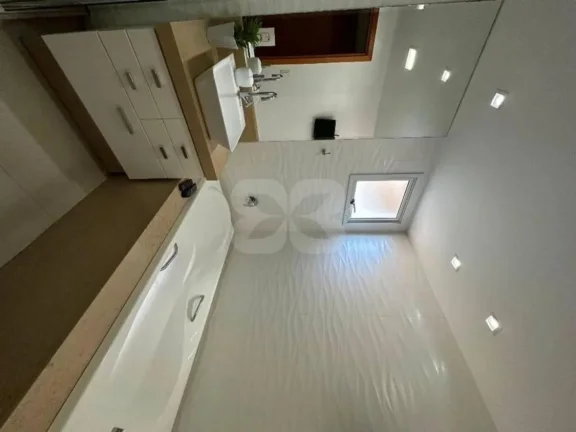 Imagem Excelente apartamento frente, 150m2 - 4 quartos modificado para 3 quartos sendo 2 suítes e 2 Varandas,