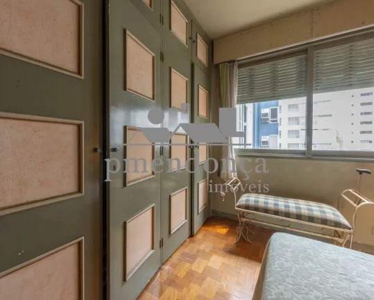 Imagem Apartamento em Higienópolis com 4 quartos (1 suíte) e 2 vagas, 240 m2