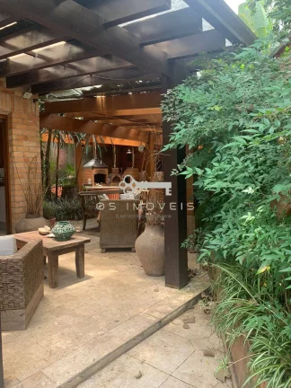 Imagem Casa em Condomínio em meio a natureza com 10 casas na Granja Viana!!!!
