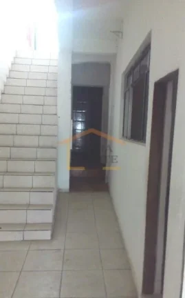 Imagem Salão comercial com 2 banheiros e 180m², no térreo.
Prédio com subsolo e 1º andar que estão lo...