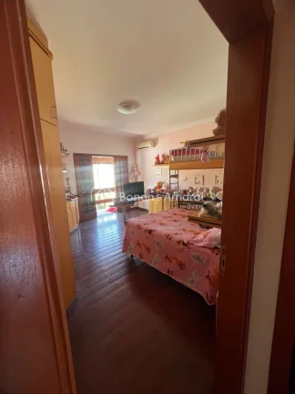 Imagem Terreno: 321 m²
Construção: 252 m²
Documentação: Totalmente regularizada

Características do ...