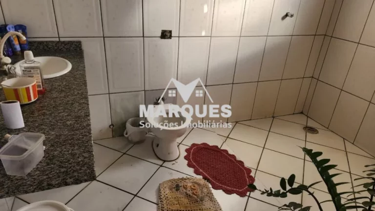 Imagem Imovel c/ 250m2 possui 2 casas