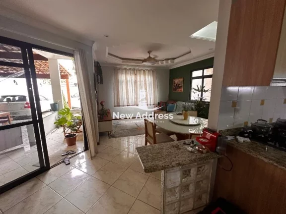 Imagem Casa triplex de 250m² à venda em Novo México - Vila Velha