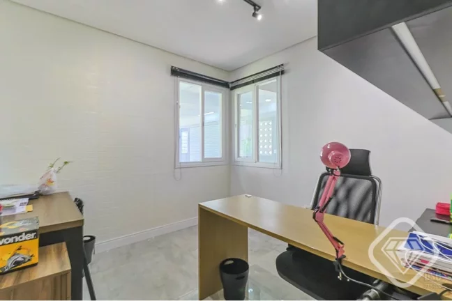 Imagem Casa de luxo no Jardim Isabel
Conforto, elegância e privacidade na rua mais charmosa da Zona Sul

V...