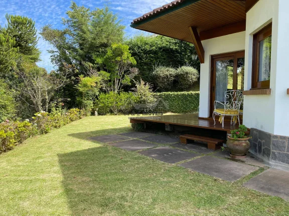 Imagem Casa à venda em Campos do Jordão - Com 3 dormitórios proximo ao Capivari