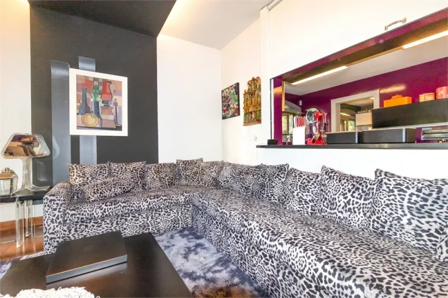 Imagem Casa à venda ou para alugar com 3 quartos, sendo 1 suíte, em Jardim Guedala, São Paulo - SP