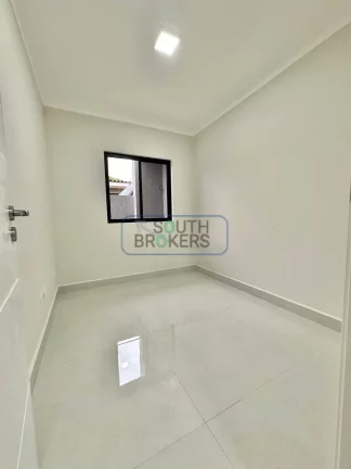 Imagem Casa com 3 Quartos 1 Suíte, Pé Direito Duplo e Amplo Quintal - em São José
