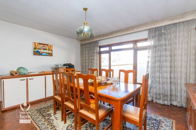 Imagem Casa Térrea averbada com 4 quartos à venda, 377 m² por R$ 1.690.000 - Capão da Imbuia - Curitiba/PR