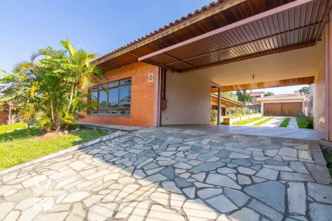 Imagem Casa Térrea averbada com 4 quartos à venda, 377 m² por R$ 1.690.000 - Capão da Imbuia - Curitiba/PR