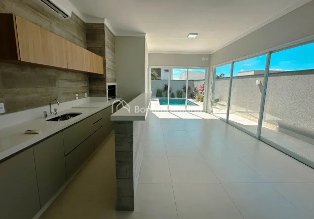 Imagem Maravilhosa casa térrea, acabamento de primeira, com 3 suítes todas com armários e ar condicionad...