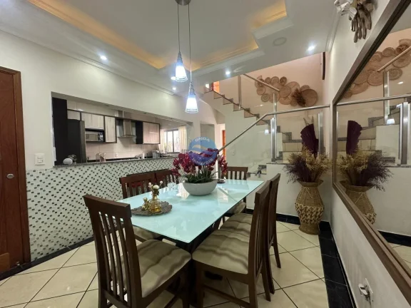 Imagem Casa sensacional a venda em Amparo no Centro