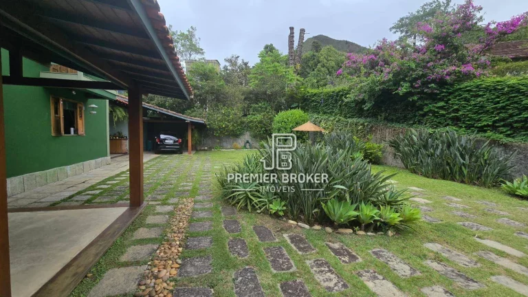 Imagem Casa à venda, 226 m² por R$ 1.250.000,00 - Bom Retiro - Teresópolis/RJ