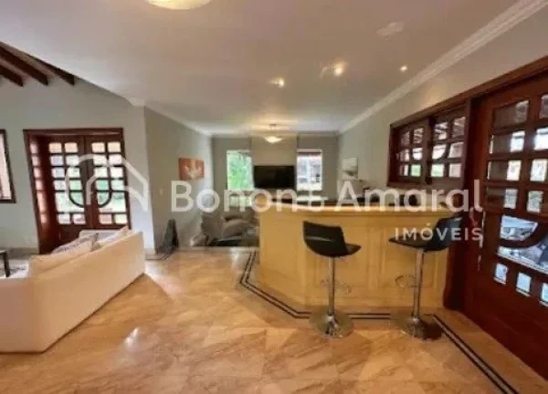 Imagem ...#34;Luxuosa Residência de 822m² com Suítes Master, Área de Lazer Completa e Acabamento de Alto Padrão...#34;