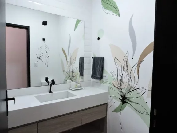 Imagem CASA RECEM REFORMADA EM FRENTE DE UM LAGO